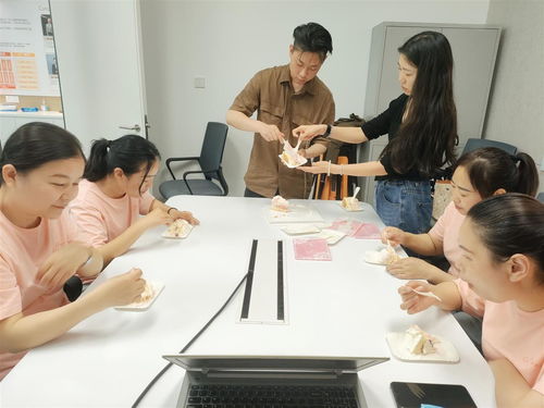 武汉一家员工制家政企业推出免费育婴师培训，以去中介化模式革新家政服务